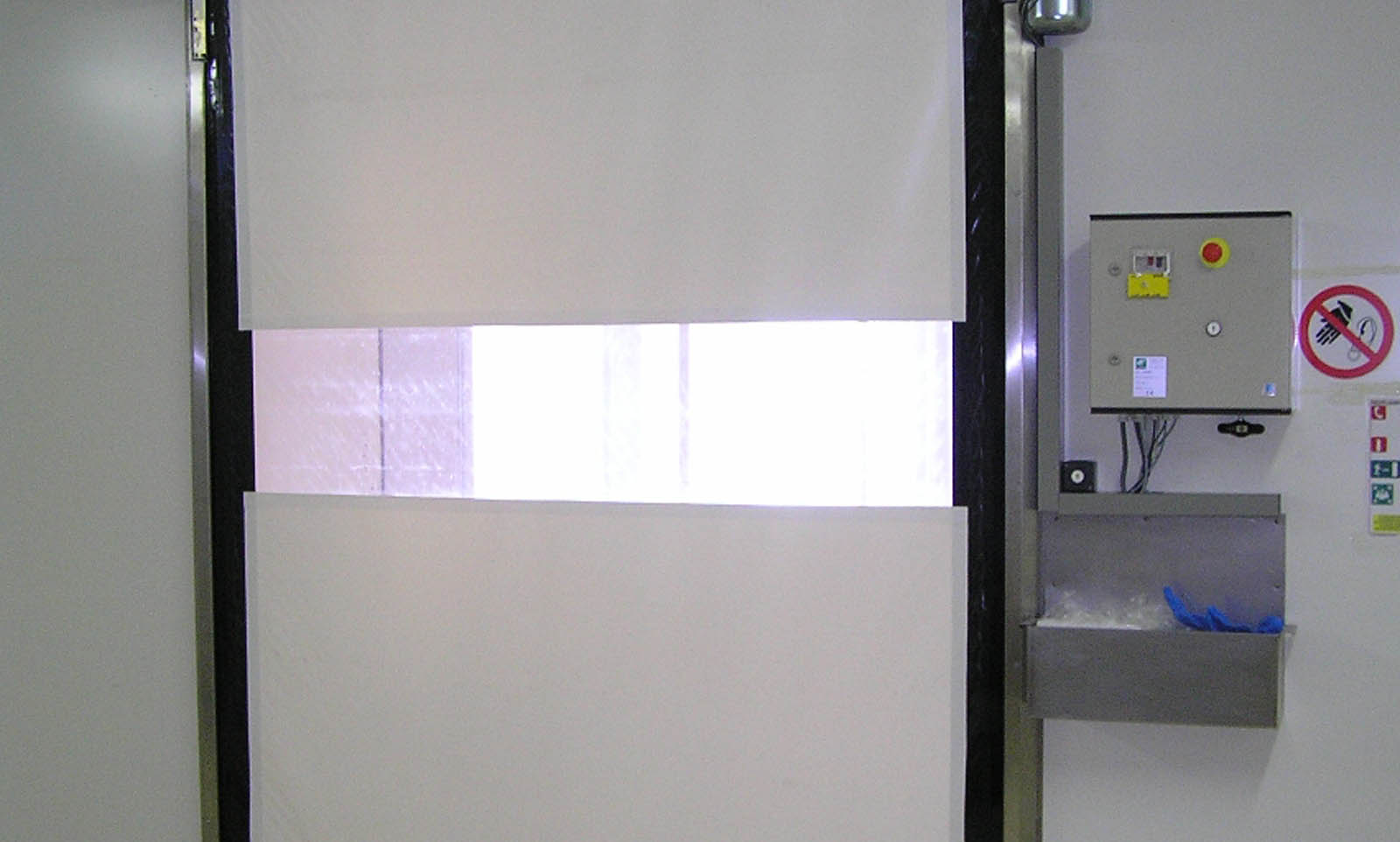 D311CL_white_2009-2